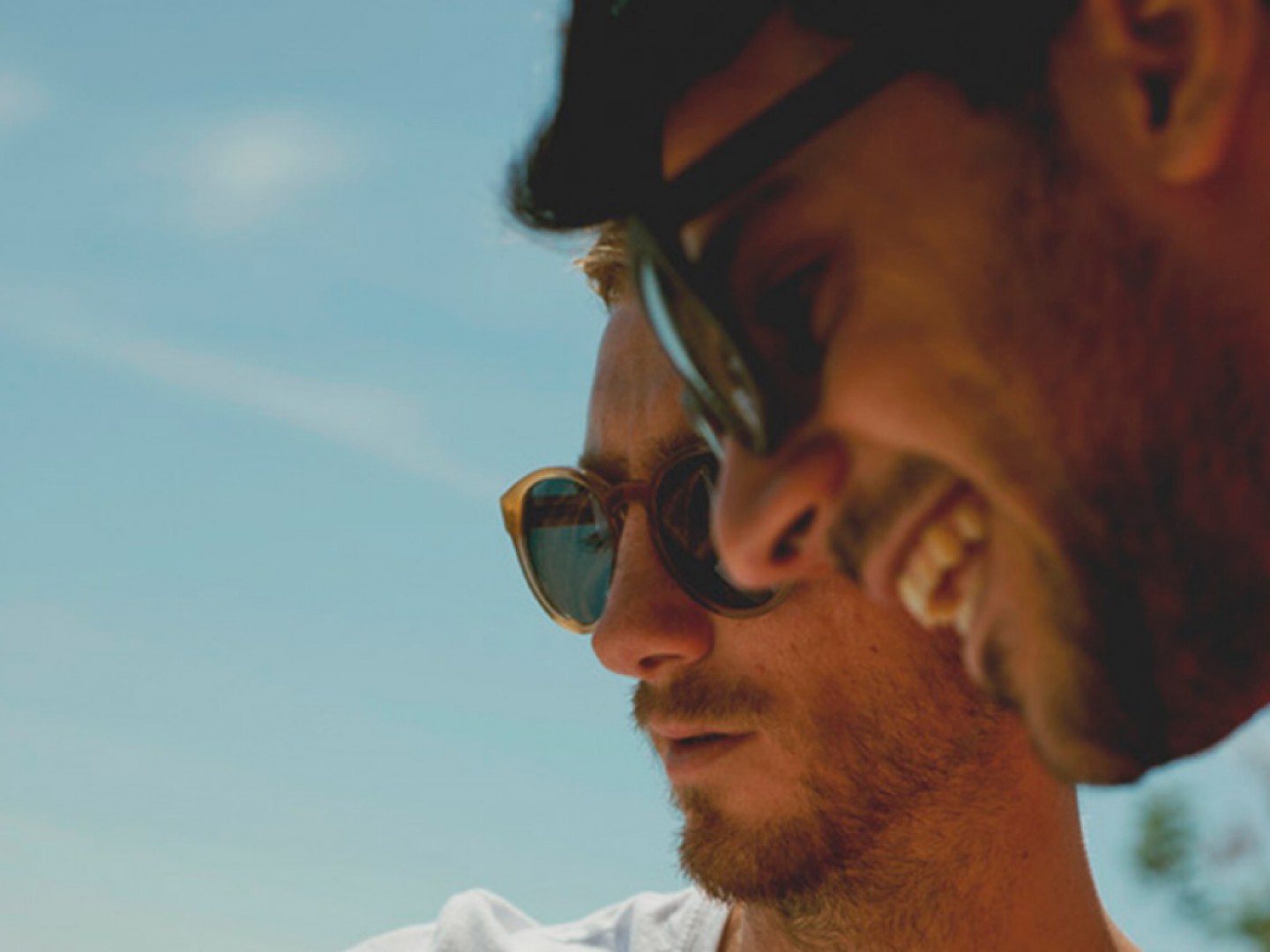 Najkrajšie slnečné okuliare na mužoch vo svete