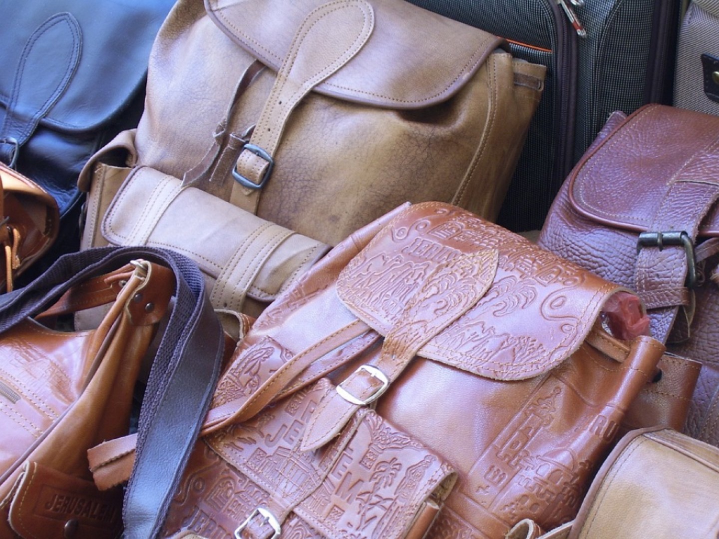 Čím všetkým vás poteší elegantný kožený batoh?